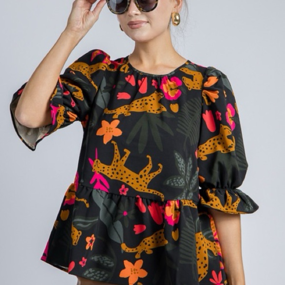 Mud Pie Pierce Flounce Leopard Floral Top Size Large  Comfy Casual